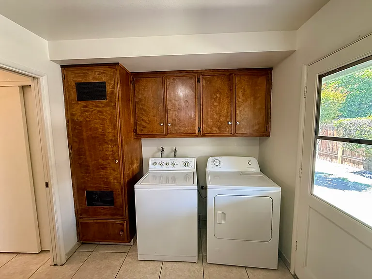 26071 Camphorwood Ave — Photo 10