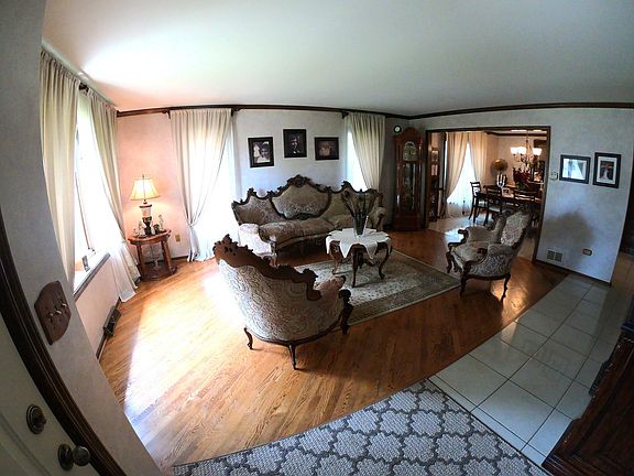 5th image of 140 N Elmwood Ave