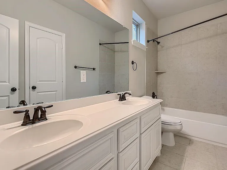 4113 Broadway Ave — Photo 17