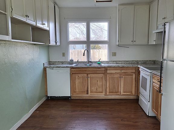 2nd image of 8020 E Lakeshore Dr