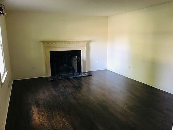 3rd image of 2405 Shamrock Dr