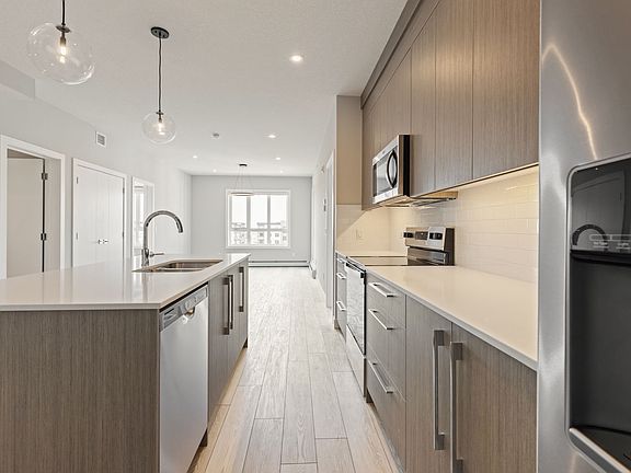 3rd image of 60 Skyview Ranch Rd NE #3604