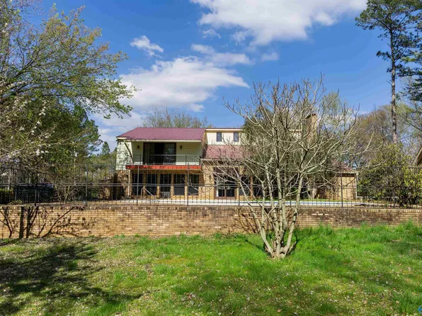 48 Elizabeth Dr NE, Fort Payne, AL 35967