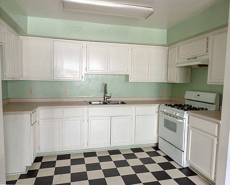 4th image of 821 Gramercy Dr APT 102