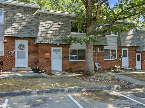 141 Thissell Ave APT 4, Dracut, MA 01826