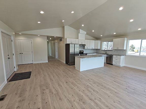 3rd image of 6662 S Highland Dr