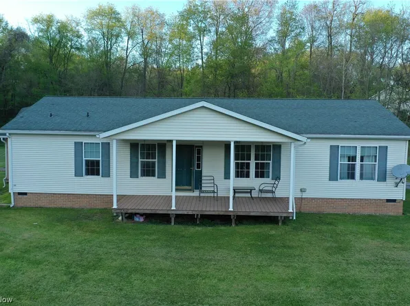 4695 Hawkins Rd, New Waterford, OH 44445