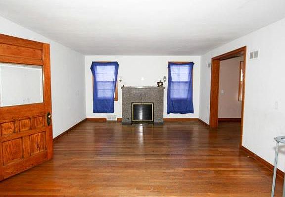2nd image of 628 Brighton Ave