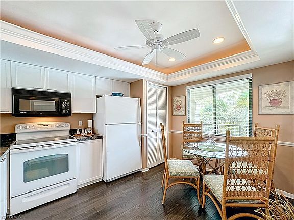 5th image of 5724 Deauville CIR #H304