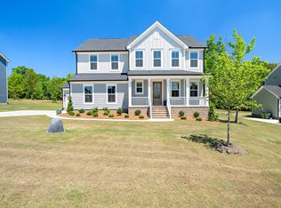 2808 Arrowsmith Dr, Fuquay Varina, NC 27526