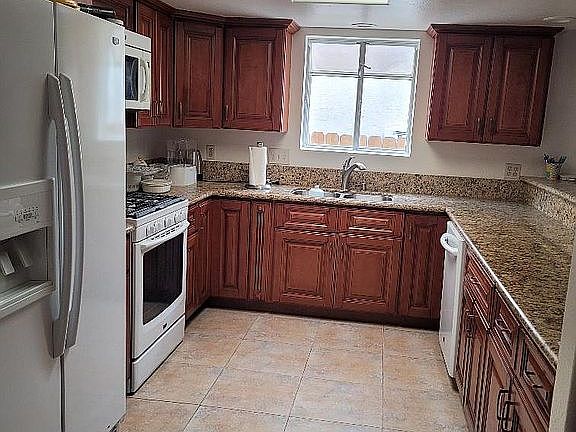 3rd image of 10316 Hidden Oak Dr
