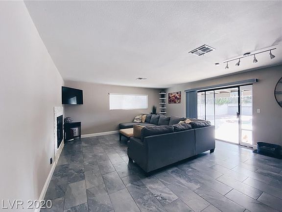 4th image of 5117 W Gilmore Ave