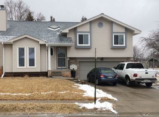 13704 Lillian St, Omaha, NE 68138