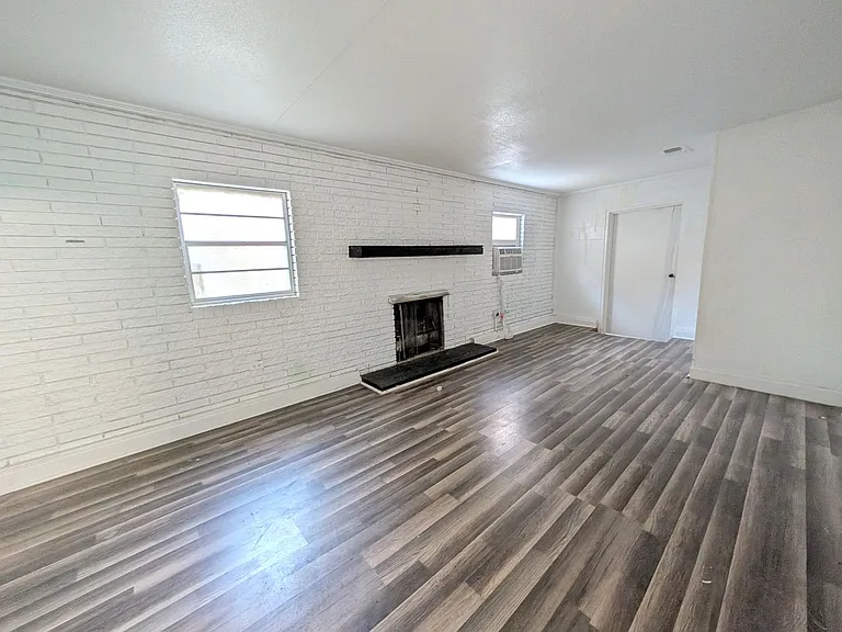 306 Roosevelt Rd — Photo 5