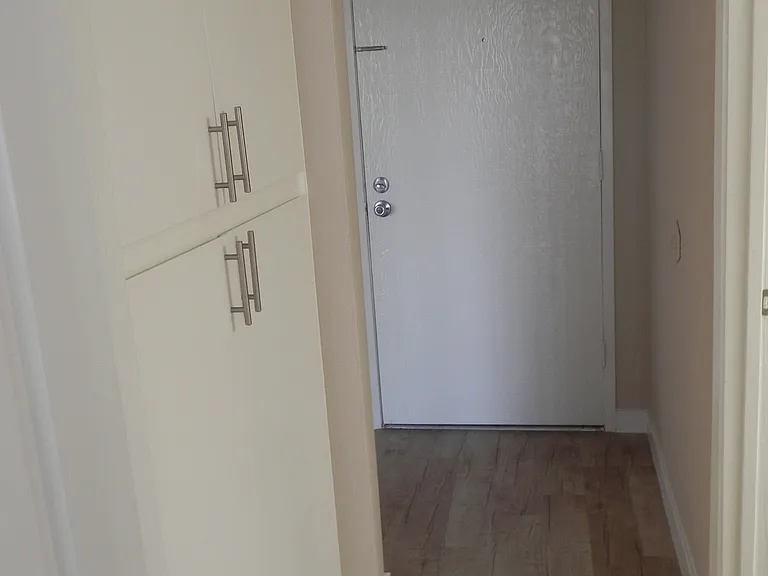 Chapman Villas Apartments — Photo 38