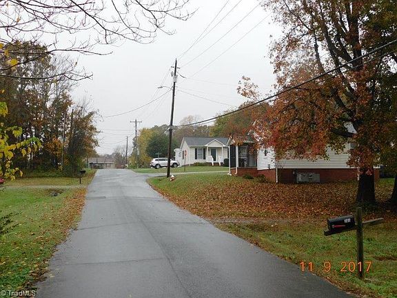3rd image of 308 Broad St