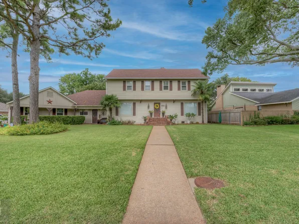 221 Summit Dr, Bossier City, LA 71111