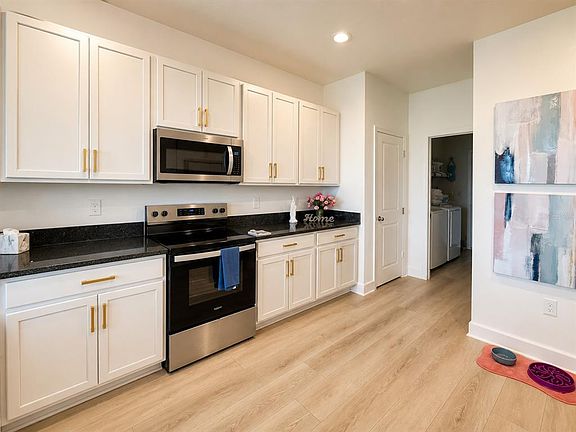 4th image of 16522 Brook Isle Way