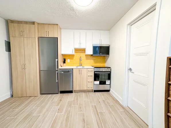 160 Dowling Ave, Toronto, ON M6K 3A6