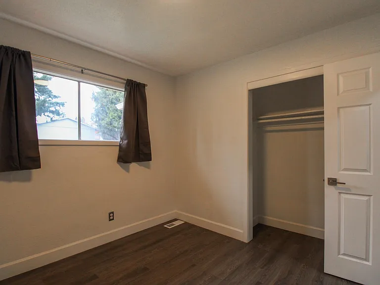 1170 Clearview Ave NE — Photo 23