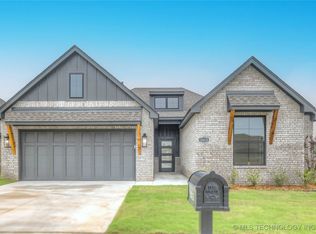 2415 W Madison St, Broken Arrow, OK 74012