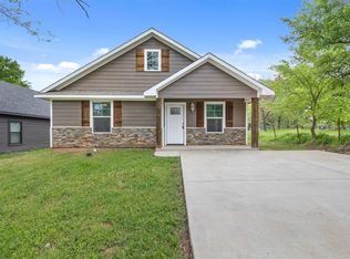 409 E Shepherd St, Denison, TX 75021