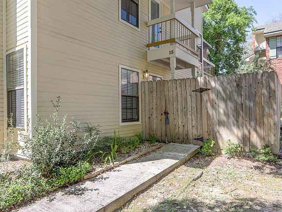 3rd image of 117 Horseshoe Dr APT 13
