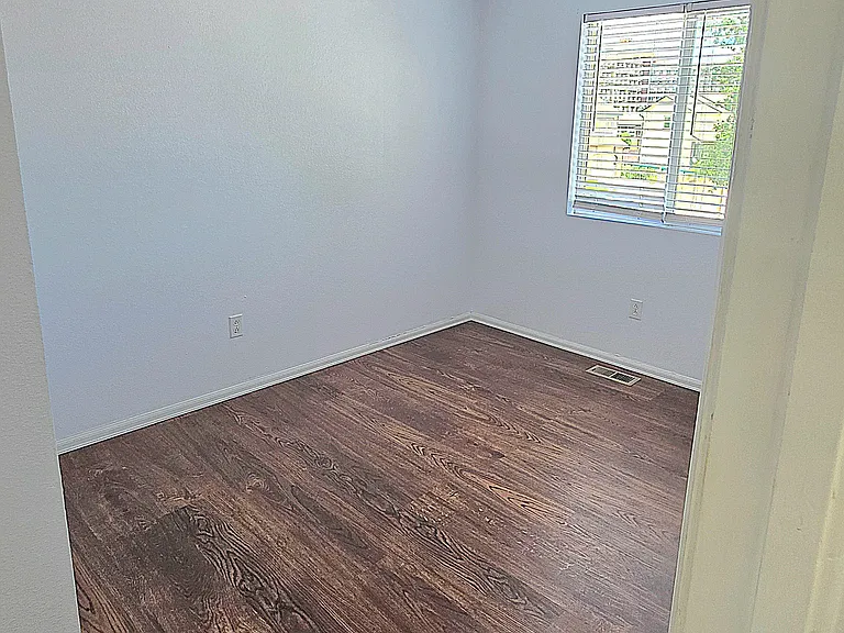 Secondary room as seen from hallway