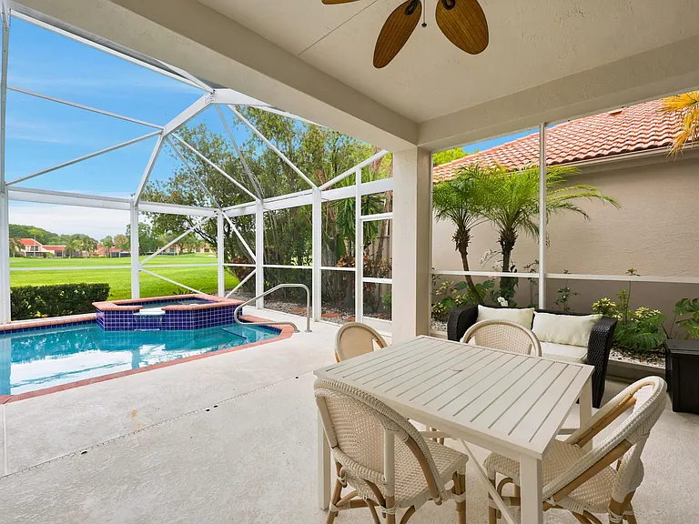 2 Monterey Pointe Dr — Photo 37