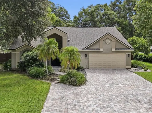2704 Buckhorn Oaks Dr, Valrico, FL 33594