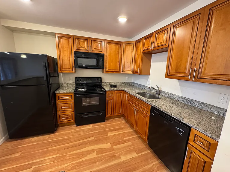 751 Highland Ave — Photo 8