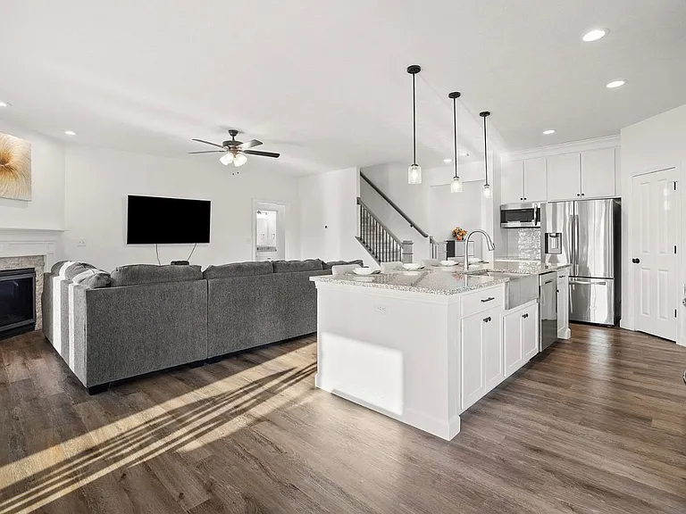 5335 Daffodil Dr — Photo 10