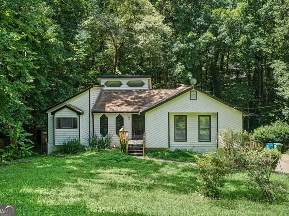 1373 Fairfield Dr SW, Lilburn, GA 30047