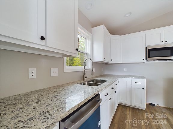 5th image of 3535 High West Dr