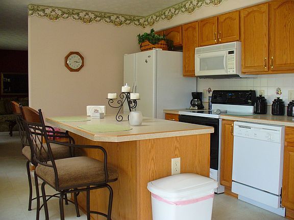 4th image of 1790 Primrose Ln