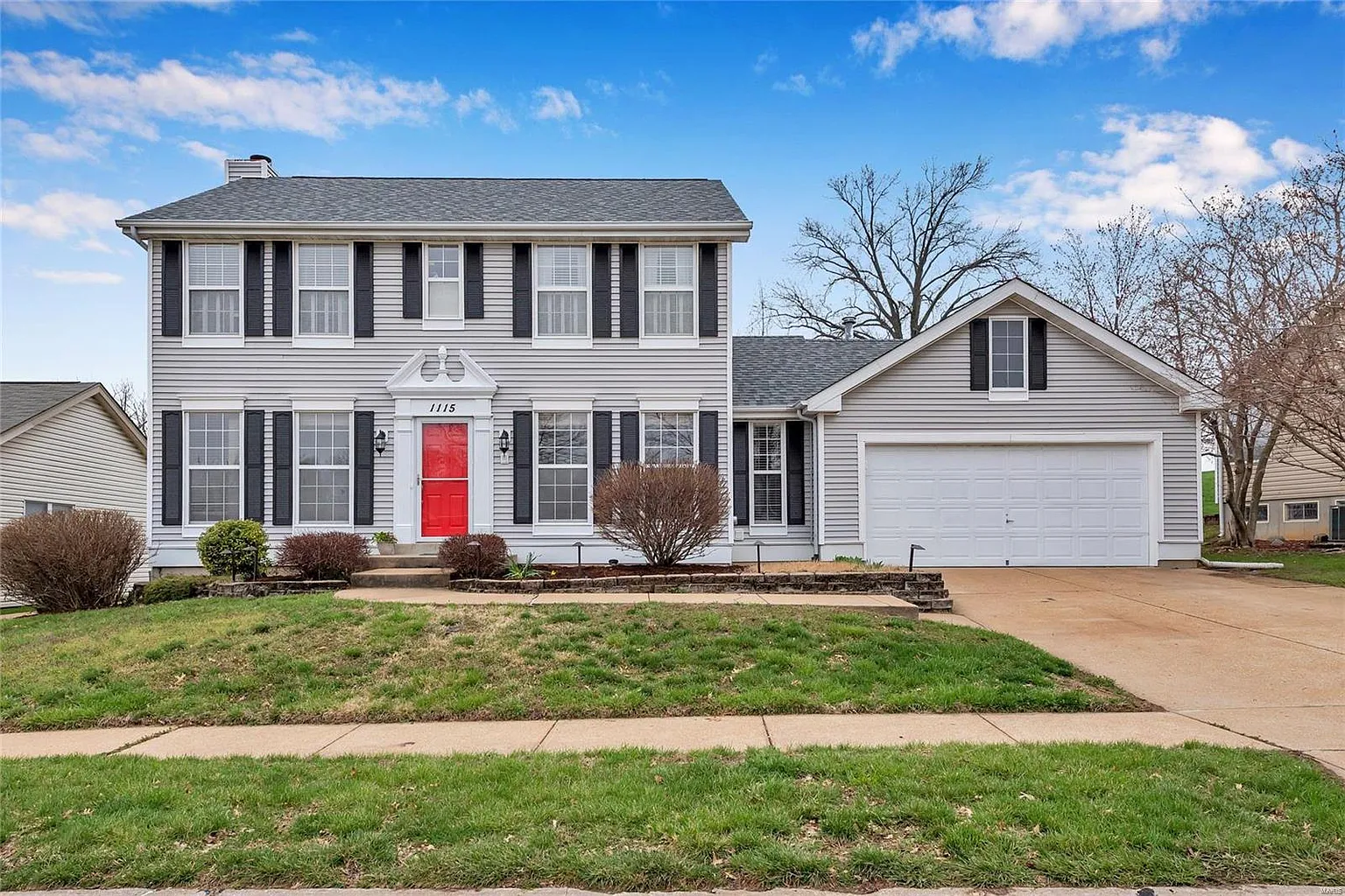 1115 Majestic Dr photo 1