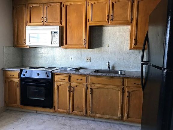4th image of 4416 Moorpark Ave APT 2