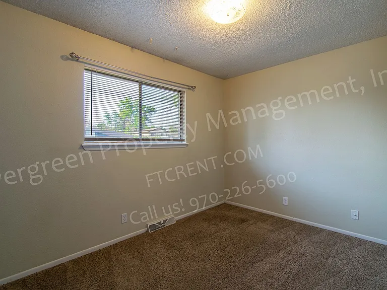 1912 W Plum St — Photo 13