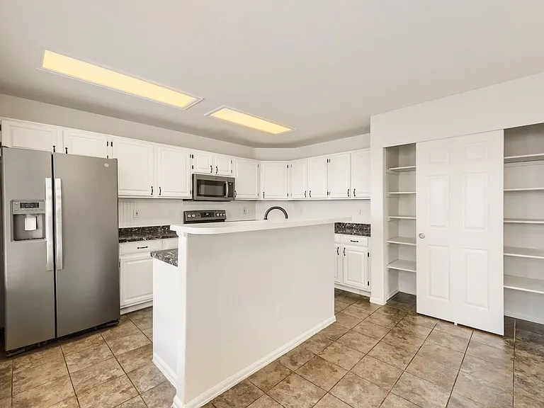 5389 E Manchester Dr — Photo 8