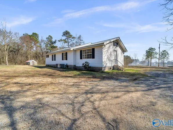 272 County Road 702, Groveoak, AL 35975