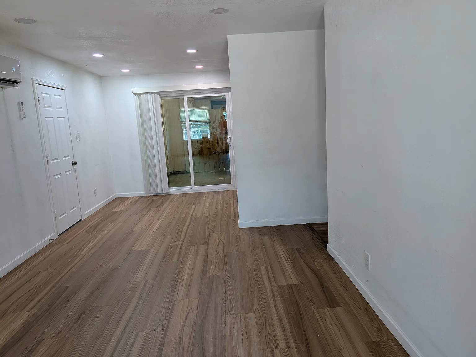 3 bed, 1400 sqft, $2,000 — Photo 3