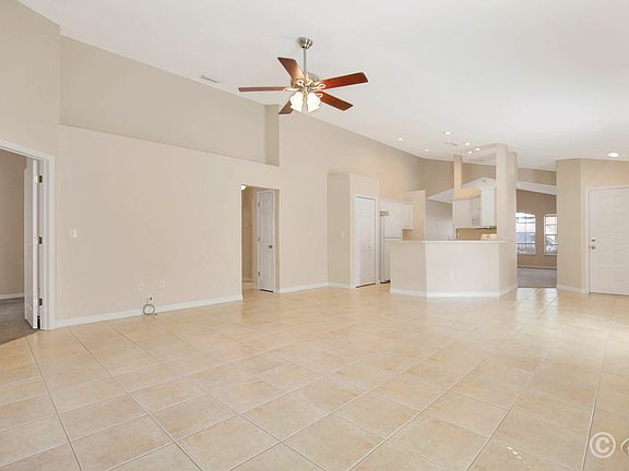 3rd image of 6229 Crickethollow Dr