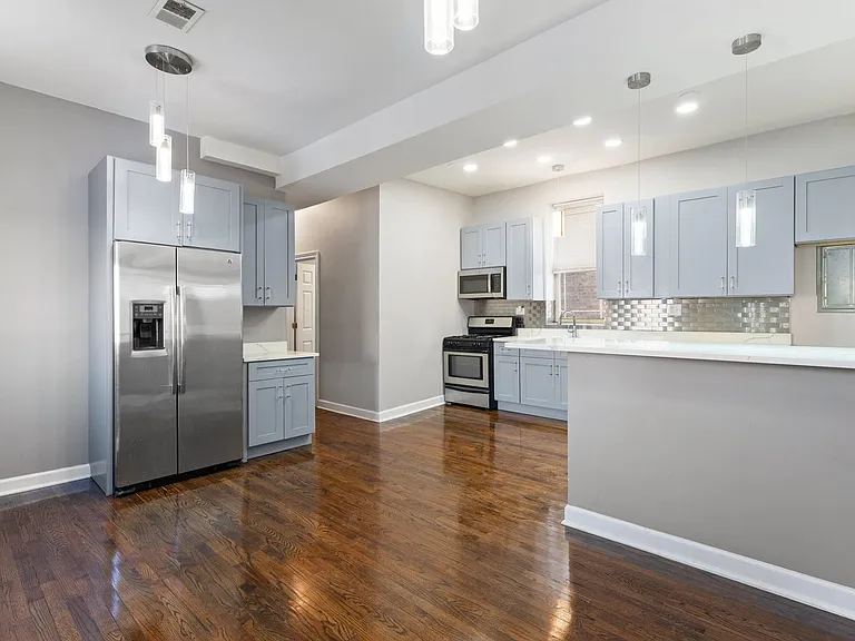 6540 S Maryland Ave #2 — Photo 4