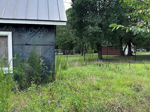 3rd image of 2081 Cane Mill Rd