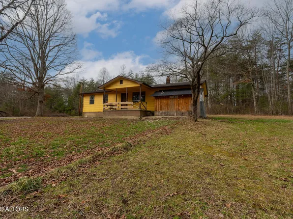 1567 Twin Bridge Rd, Deer Lodge, TN 37726