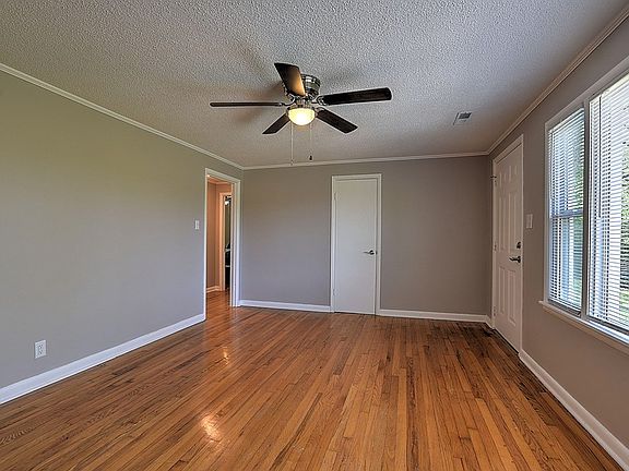 3rd image of 2503 Weaver Pike