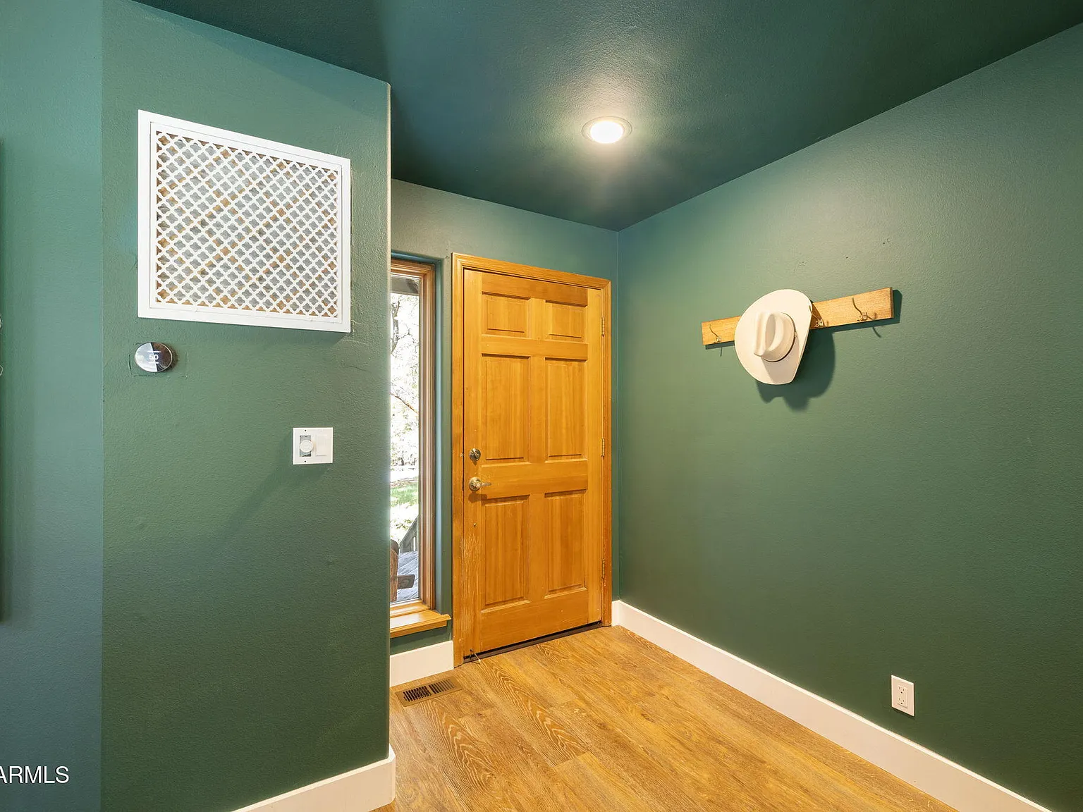2 bed, 2.0 bath, 1756 sqft, $6,500 — Photo 3