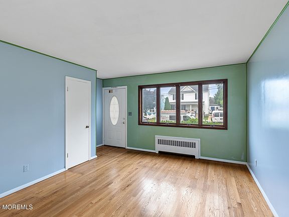 2nd image of 1317 Spruce Avenue