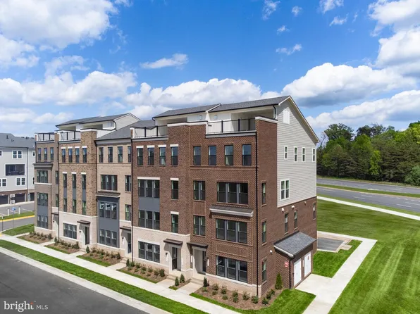 13710 Aviation Pl, Herndon, VA 20171