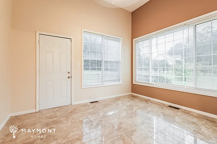 113 King Richard Dr — Photo 10